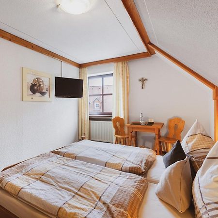 Fremden- Und Monteurzimmer "Zum Ochsen" Flieden Екстериор снимка