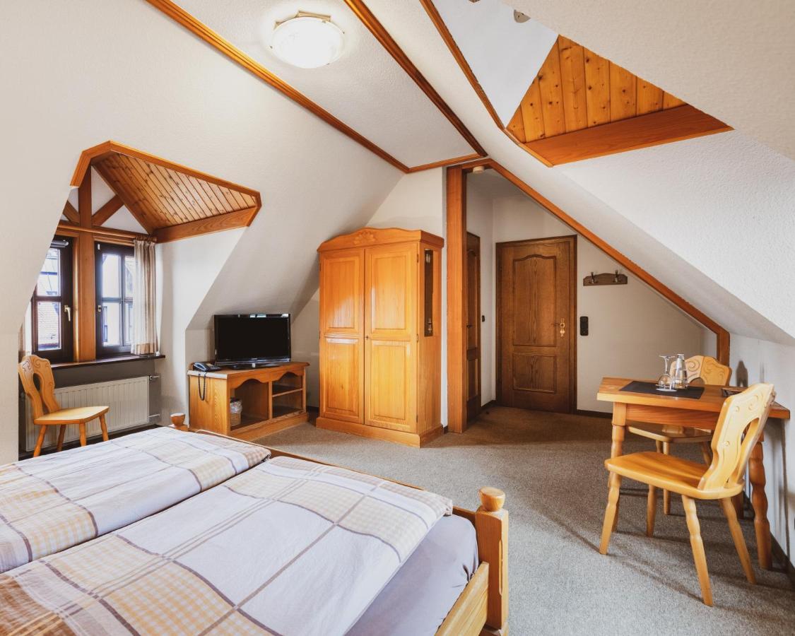 Fremden- Und Monteurzimmer "Zum Ochsen" Flieden Екстериор снимка